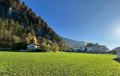 Baugrundstueck- Baugrundstueck-